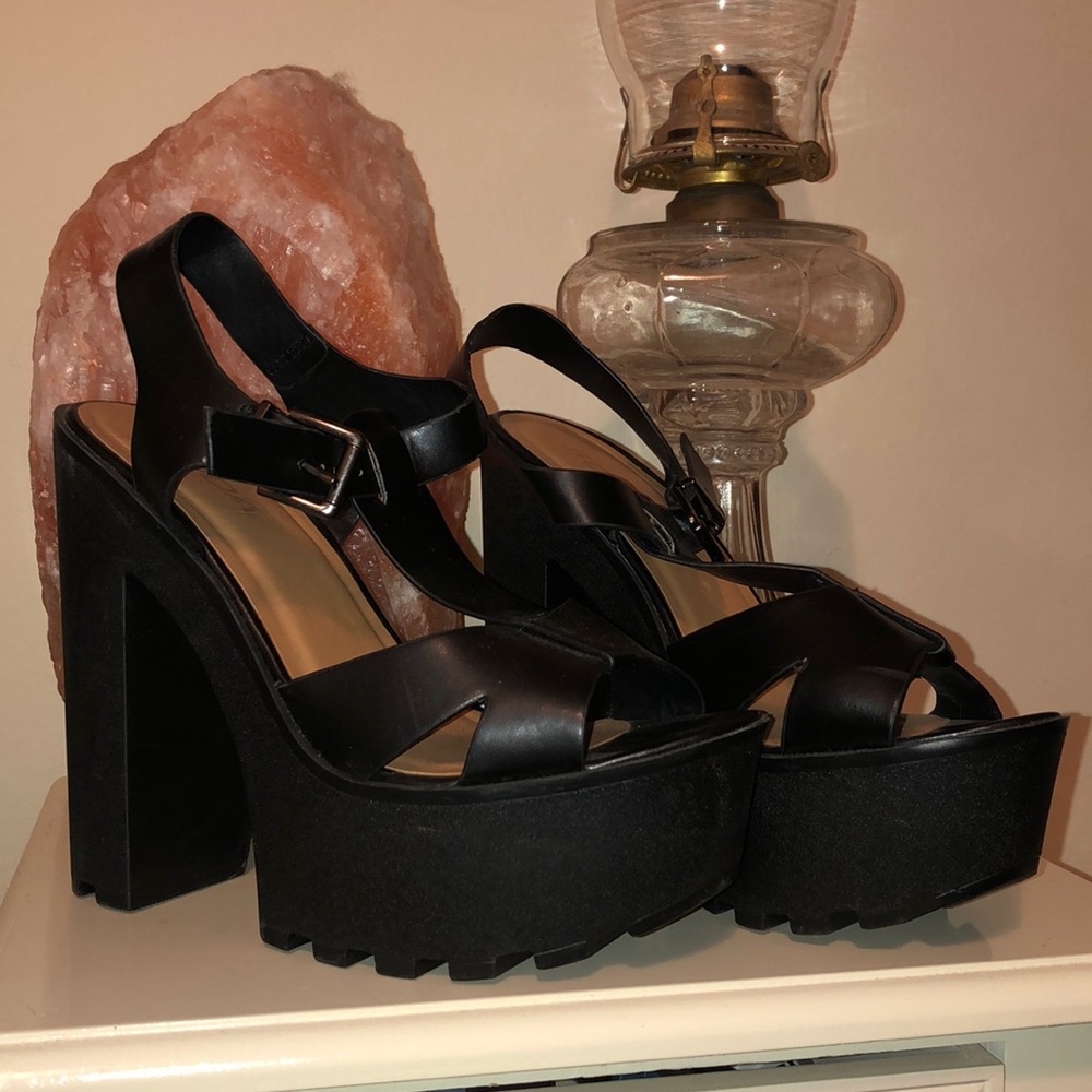 Stunning statement shoes ✨ by Soda ✨classic